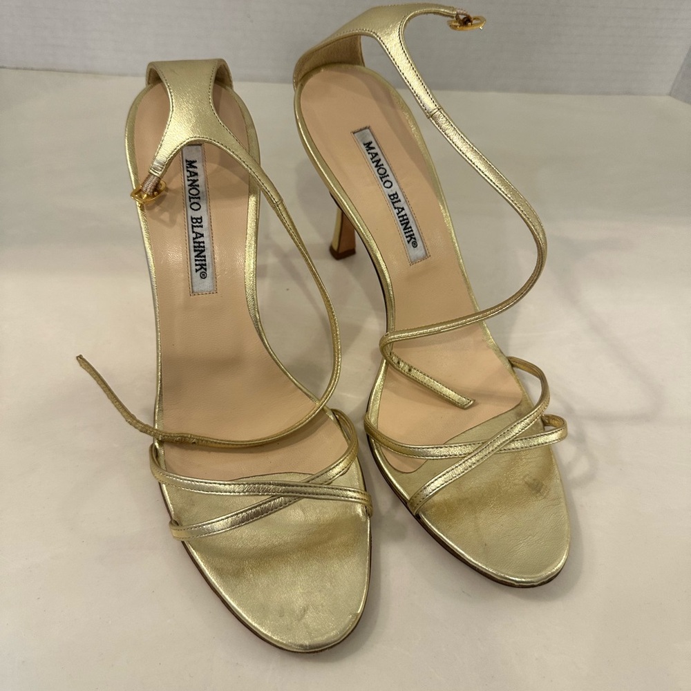 Manolo Blahnik Gold Metallic Stiletto Heels